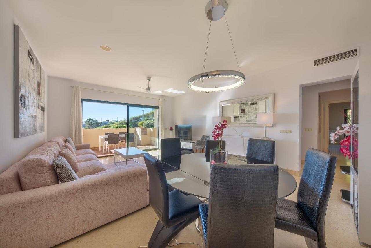 Capanes Del Golf Luxury Apartment เบนาบีส ภายนอก รูปภาพ